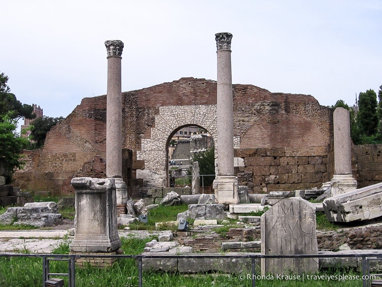 travelyesplease.com | The Roman Forum- History, Monuments and Tips for Visiting