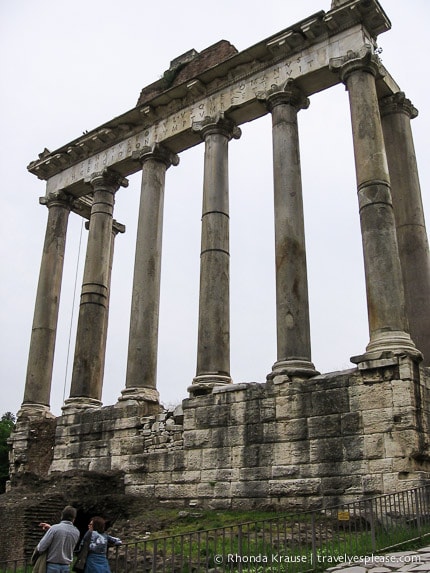 travelyesplease.com | The Roman Forum- History, Sights and Tips for Visiting