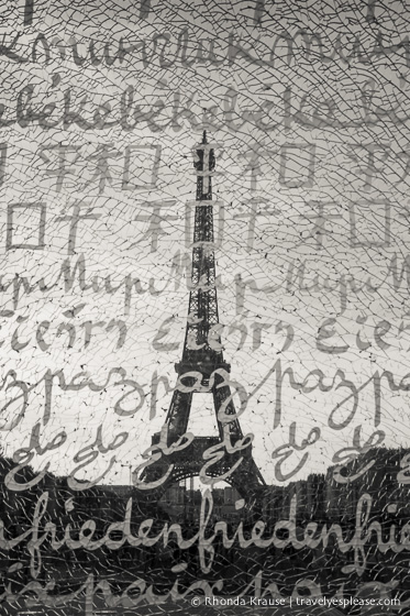 travelyesplease.com | Paris in Black and White- Photo Series | Wall for Peace