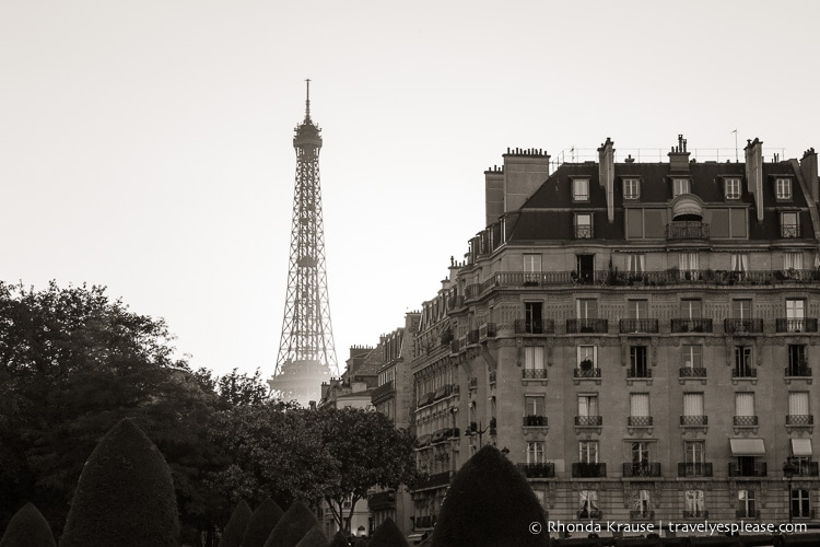 travelyesplease.com | Paris in Black & White- Photo Series 