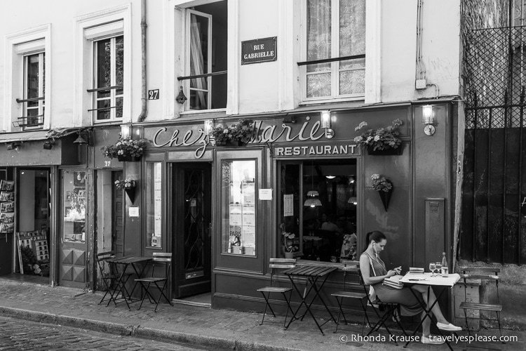 travelyesplease.com | Paris in Black and White- Photo Series | Montmartre