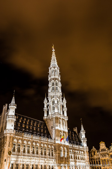 travelyesplease.com | Europe at Night: A Photo Series | Brussels, Belgium