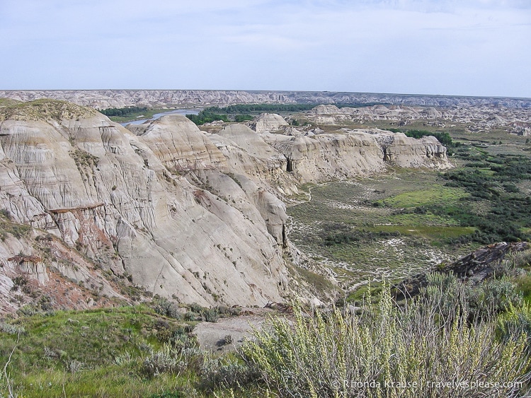 travelyesplease.com | Dinosaur Provincial Park, Alberta 