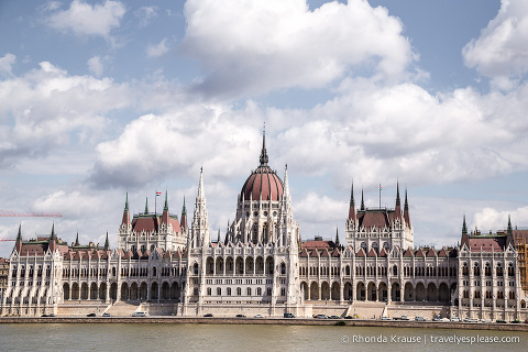 travelyesplease.com | The Hungarian Parliament Building, Budapest- Photos, Facts and Tips for Visiting