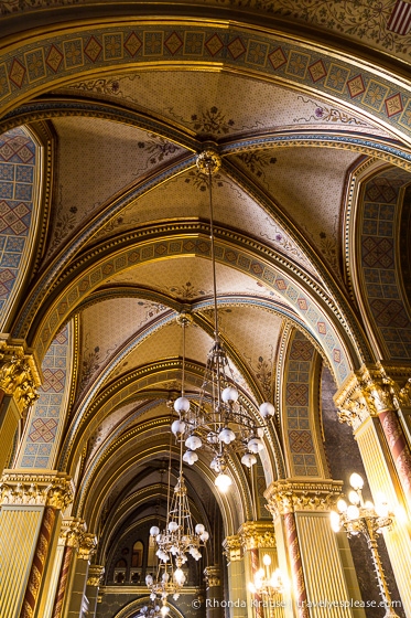 travelyesplease.com | The Hungarian Parliament Building, Budapest- Photos, Facts and Tips for Visiting