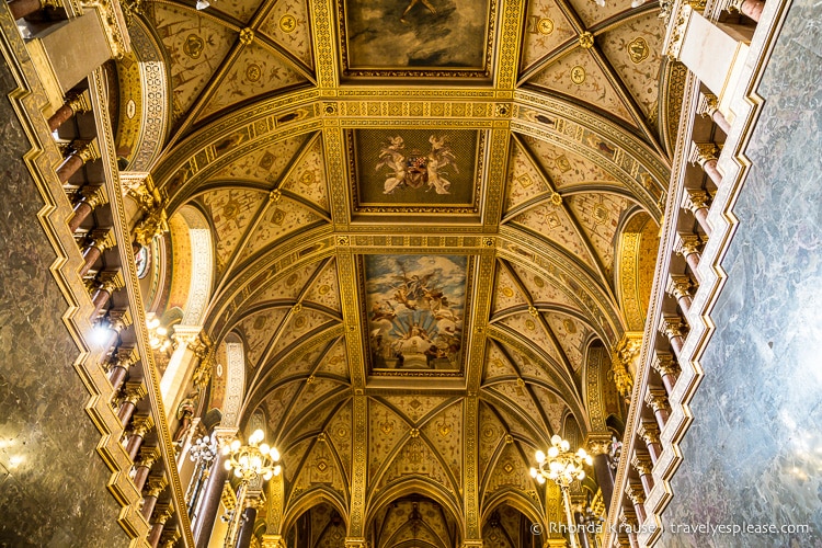 travelyesplease.com | The Hungarian Parliament Building, Budapest- Photos, Facts and Tips for Visiting