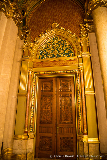 travelyesplease.com | The Hungarian Parliament Building, Budapest- Photos, Facts and Tips for Visiting