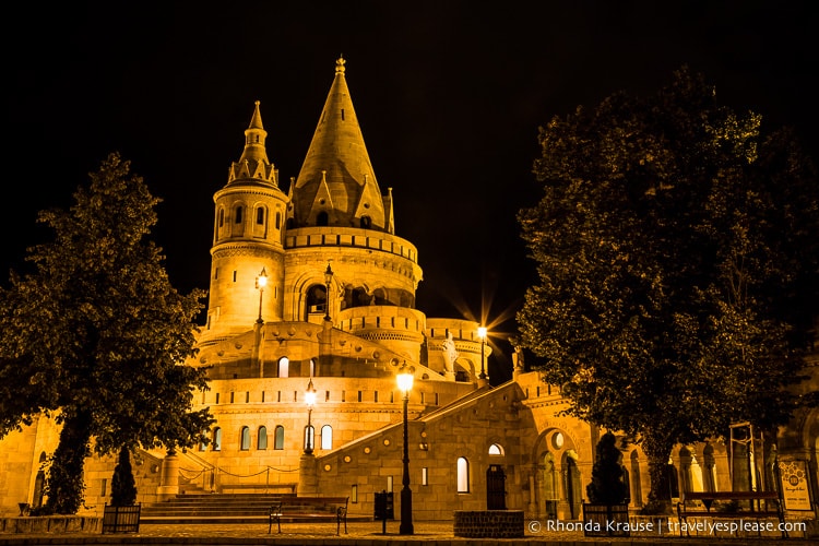 travelyesplease.com | Europe at Night: A Photo Series | Budapest, Hungary