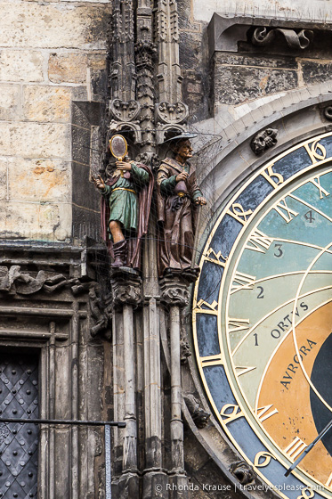 travelyesplease.com | Prague's Famous Astronomical Clock 