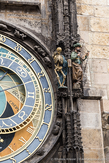 travelyesplease.com | Prague's Famous Astronomical Clock 