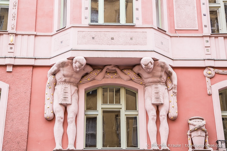 travelyesplease.com | A Walk Through Prague: Part One- Prague's Old Town