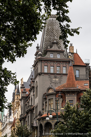 travelyesplease.com | A Walk Through Prague: Part One- Prague's Old Town