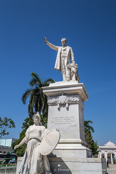 José Martí statue in Parque Marti.