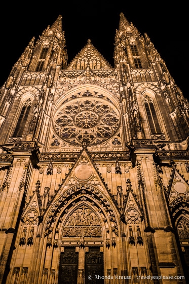 travelyesplease.com | Prague at Night- Photo Series