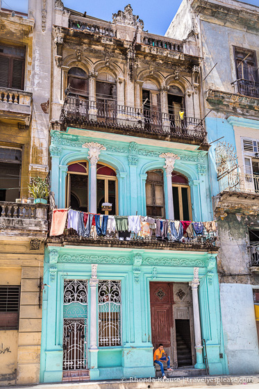 travelyesplease.com | Colours of Cuba- Photo Series