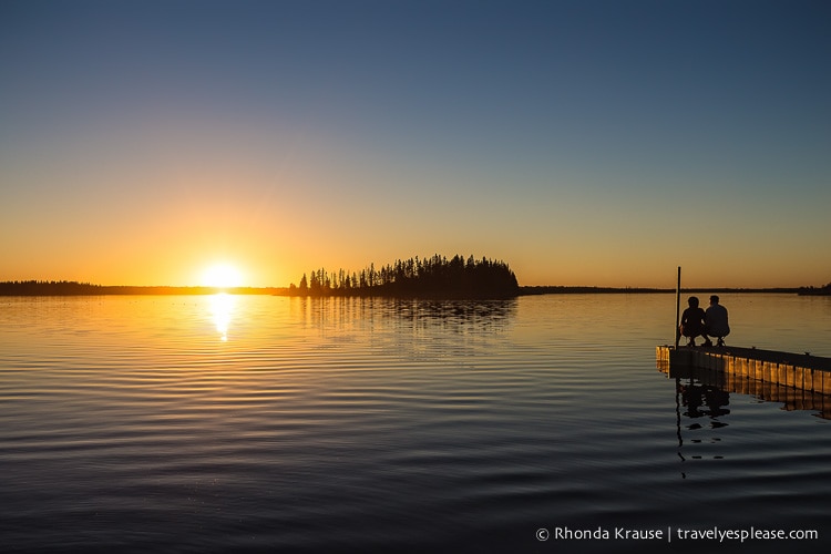 travelyesplease.com | Photo of the Week: Romantic Elk Island Sunset