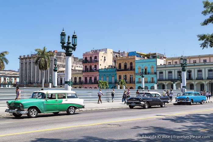 Classic cars with colourful buildings in background, a common sight during our 3 days in Havana.