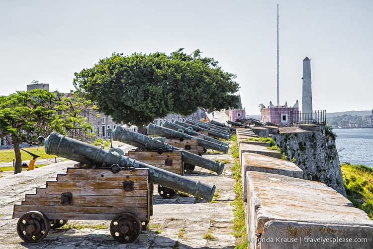 Row of canons at Fortaleza de San Carlos de la Cabaña.