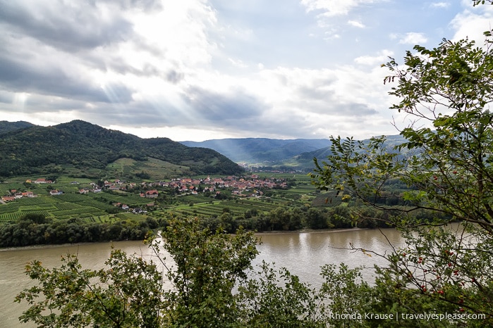 travelyesplease.com | Discovering the Beauty and Intrigue of Dürnstein