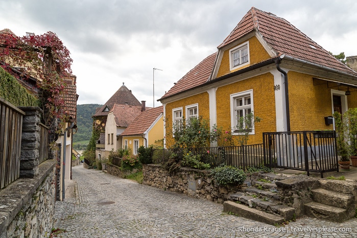 travelyesplease.com | Discovering the Beauty and Intrigue of Dürnstein