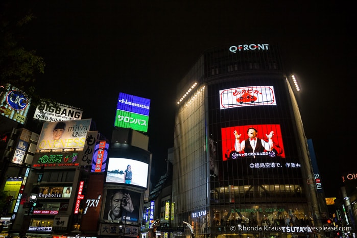 travelyesplease.com | Tokyo at Night- Photo Series