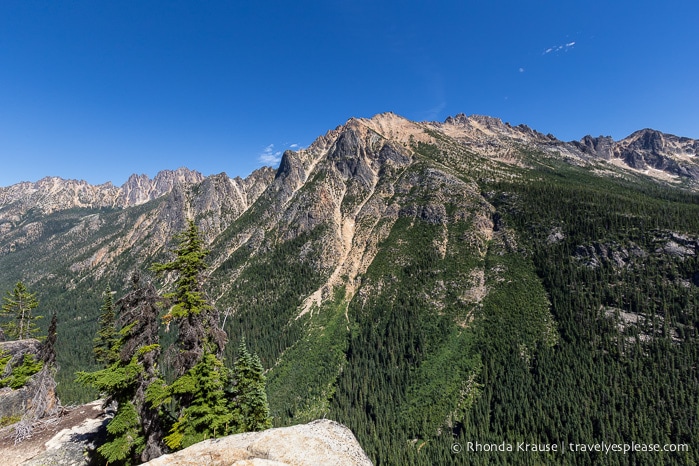 travelyesplease.com | A Scenic Drive on the North Cascades Highway