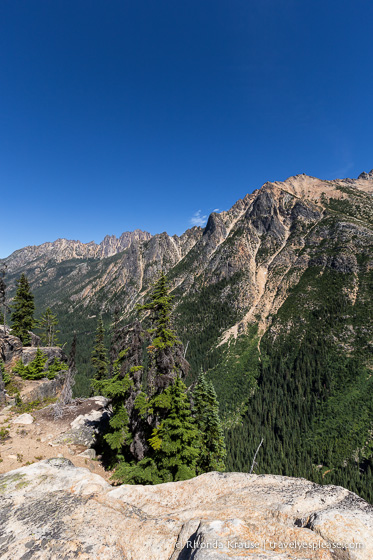 travelyesplease.com | A Scenic Drive on the North Cascades Highway