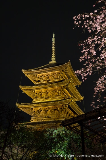 travelyesplease.com | Kyoto's To-ji Temple by Day and Night