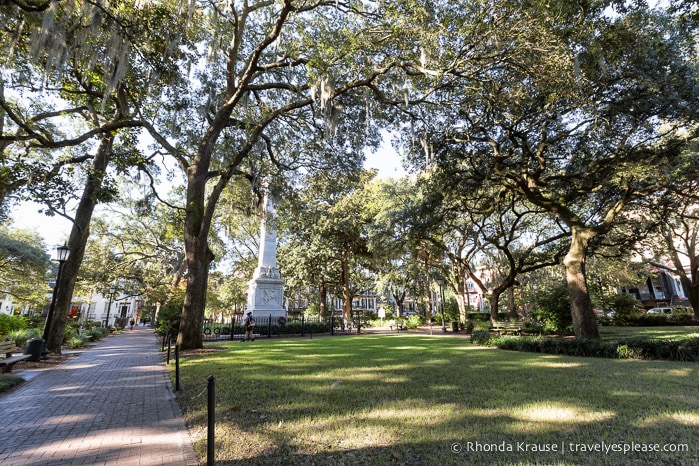 travelyesplease.com | The Squares of Savannah