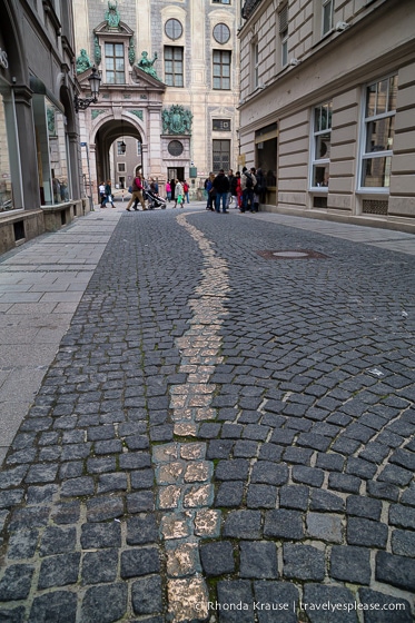 travelyesplease.com | A Walk Around Munich- Photo Series