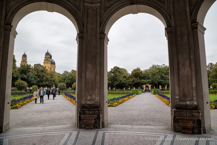 travelyesplease.com | A Walk Around Munich- Photo Series