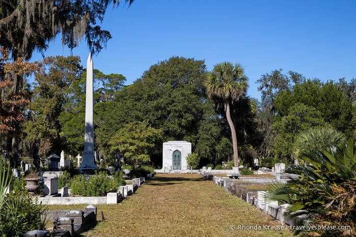 travelyesplease.com | The Haunting Beauty of Bonaventure Cemetery, Savannah