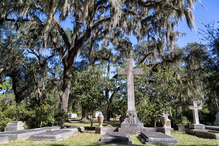 travelyesplease.com | Bonaventure Cemetery Tour- Savannah, Georgia