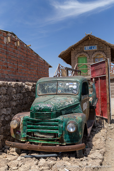 Old abandoned truck at Colchani. 