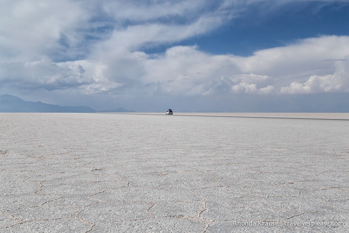 Driving on the Salt Flats in Bolivia- Our 1-Day Tour of Salar de Uyuni.