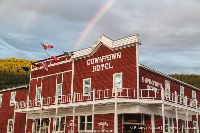 Gold panning made easy, Travel Yukon - Yukon, Canada