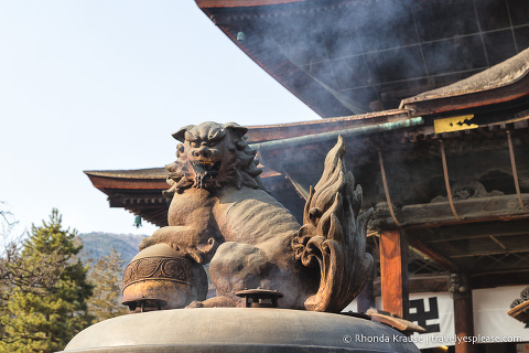 travelyesplease.com | Tour of Zenko-ji Temple- Nagano, Japan