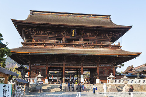 travelyesplease.com | Tour of Zenko-ji Temple- Nagano, Japan