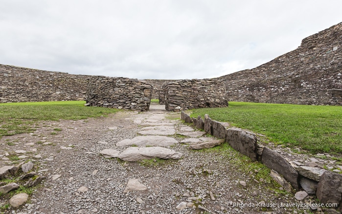 travelyesplease.com | Visiting Cahergall and Leacanabuaile- Irish Stone Ringforts
