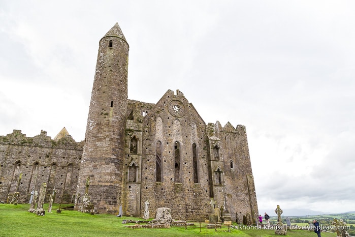 travelyesplease.com | Visiting the Rock of Cashel- One of Ireland's Most Magnificent Ancient Sites