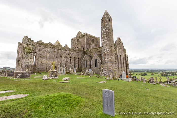 travelyesplease.com | Visiting the Rock of Cashel- One of Ireland's Most Magnificent Ancient Sites