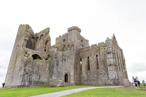 travelyesplease.com | Visiting the Rock of Cashel- One of Ireland's Most Magnificent Ancient Sites