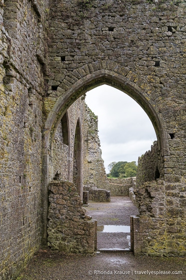 travelyesplease.com | The Atmospheric Ruins of Hore Abbey- Cashel, Ireland