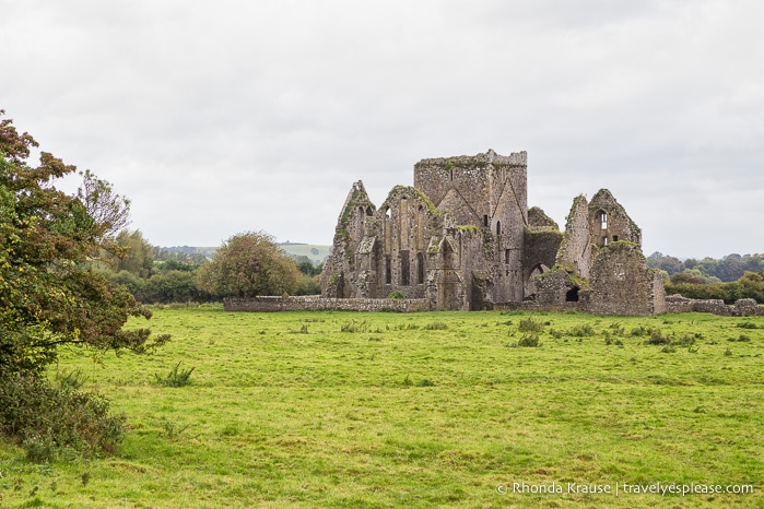 travelyesplease.com | The Atmospheric Ruins of Hore Abbey- Cashel, Ireland