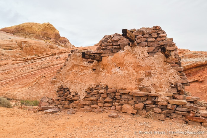 travelyesplease.com | Hiking White Domes Trail- Valley of Fire State Park