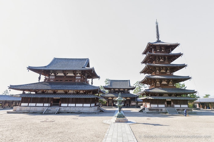 travelyesplease.com / besöker Horyu-ji-templet-världens äldsta träbyggnader