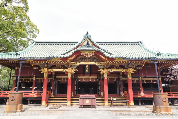 travelyesplease.com | Visiting Nezu Shrine- One of Tokyo's Oldest Shrines