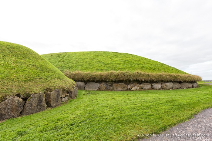 travelyesplease.com | Brú na Bóinne- Visiting Newgrange and Knowth Passage Tombs