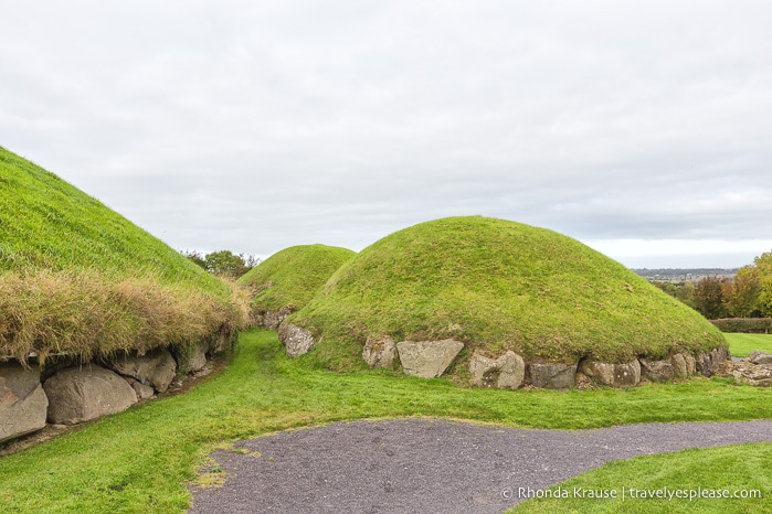 travelyesplease.com | Brú na Bóinne- Visiting Newgrange and Knowth Passage Tombs