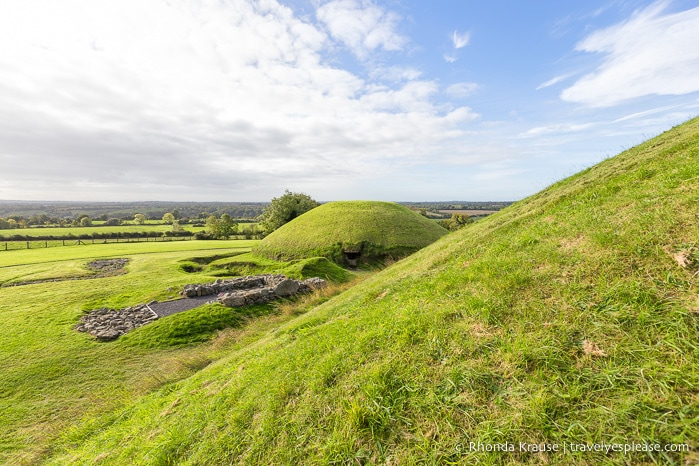 travelyesplease.com | Visiting Brú na Bóinne- Newgrange and Knowth Passage Tombs